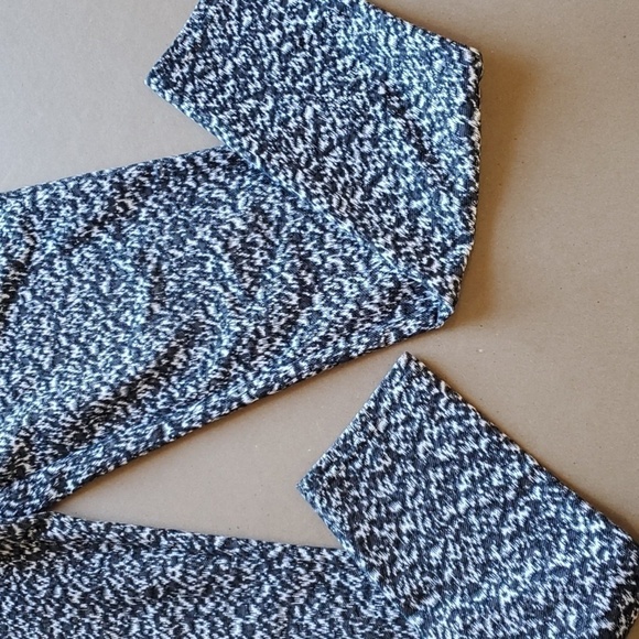 Michael Kors blk & WHT speckled leggings. NWT Size med - Picture 9 of 16